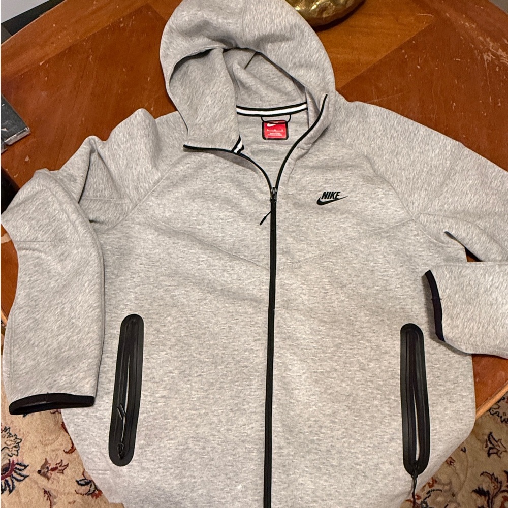 Nike Tech Grey